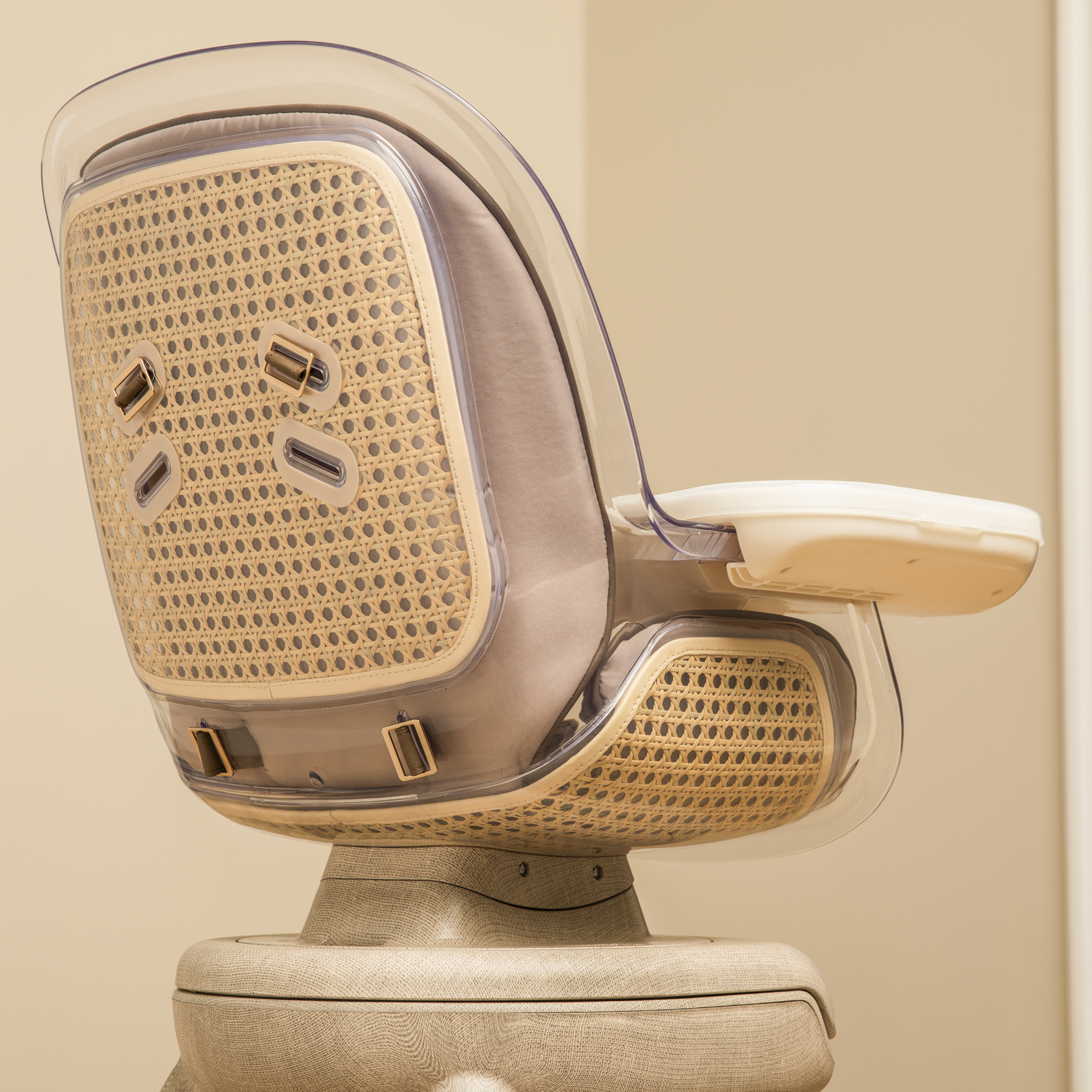 Kiskadee High Chair - timeless design