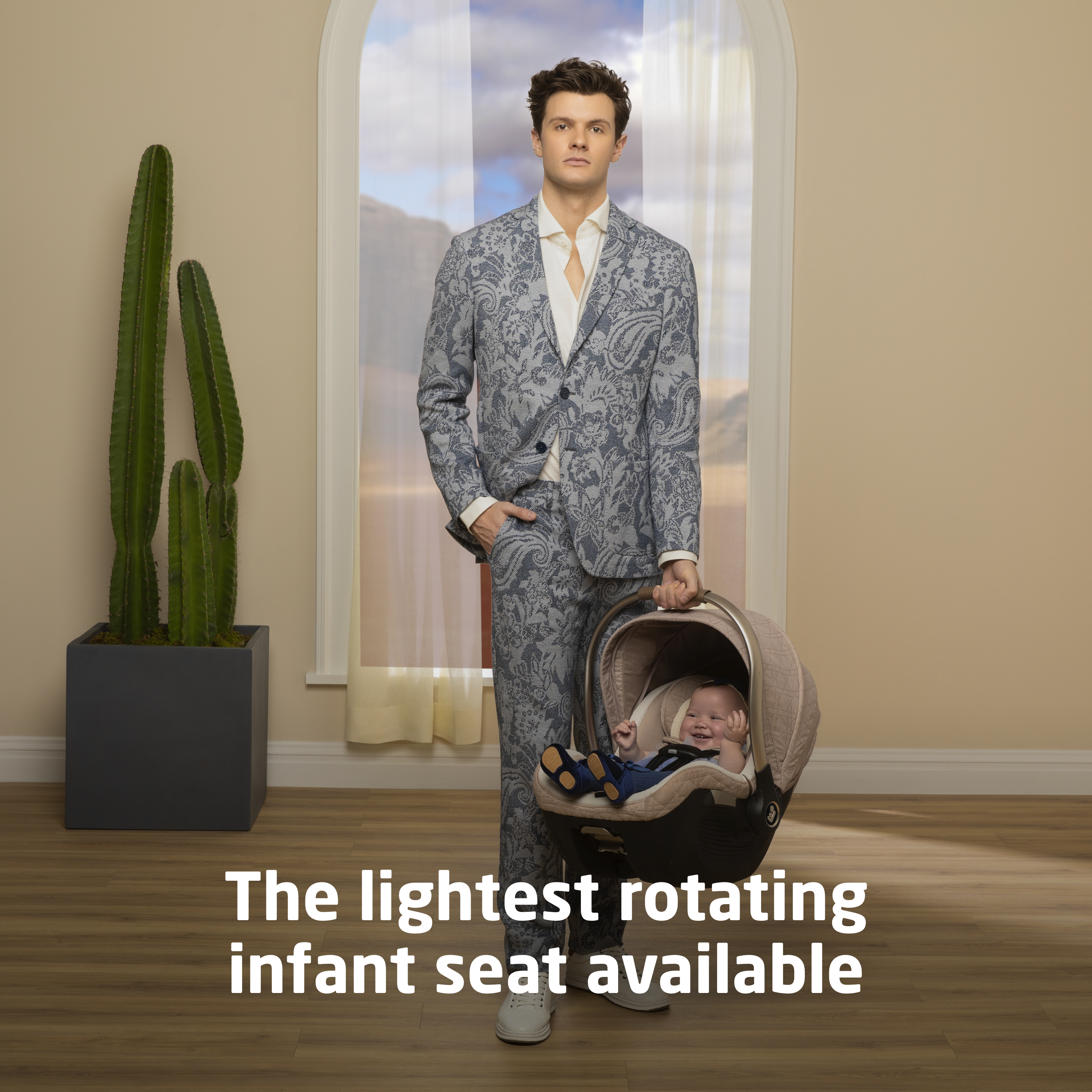 Peri™ 180° Rotating Infant Car Seat - the lightest rotating infant seat available