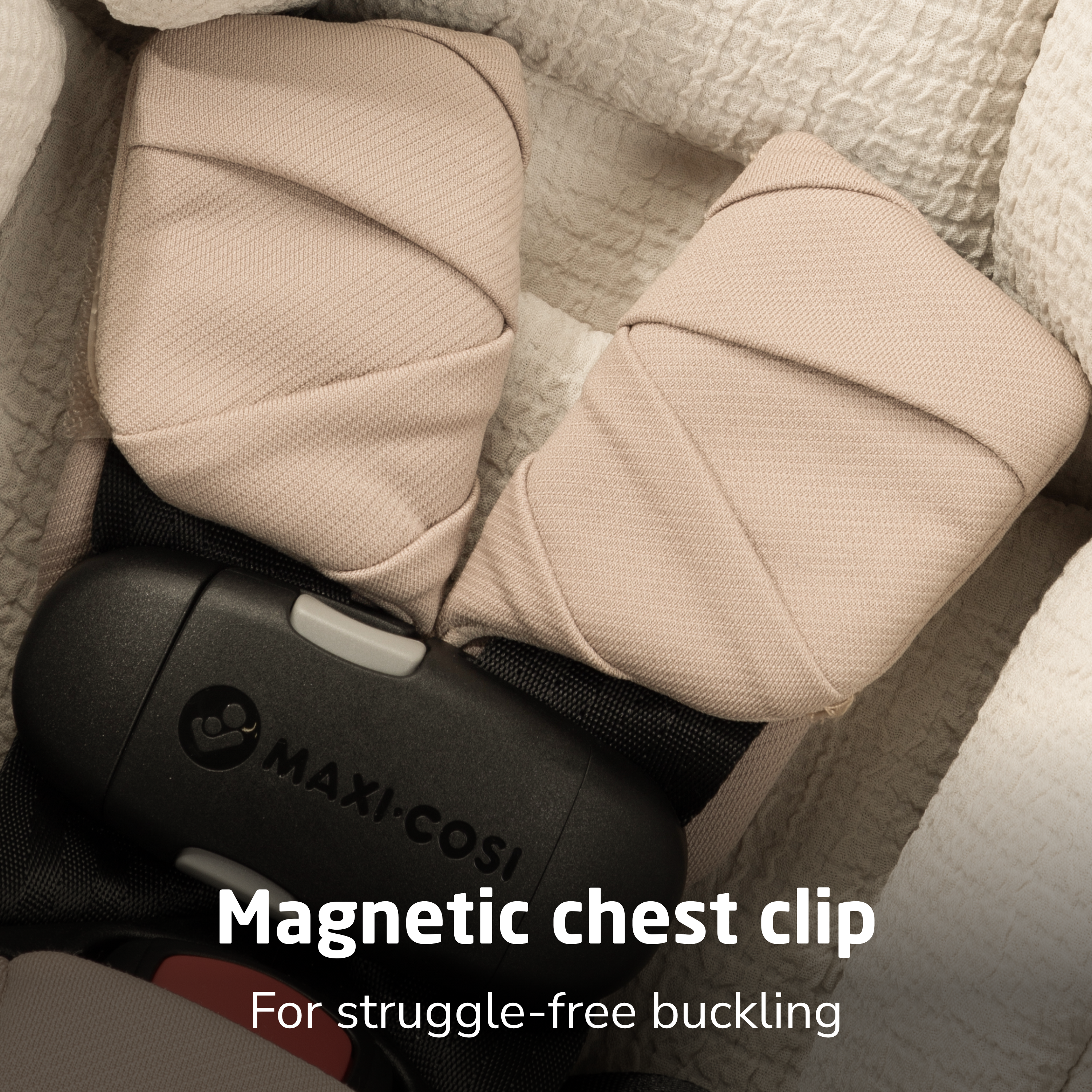 Peri™ 180° Rotating Infant Car Seat - magnetic chest clip for struggle-free buckling